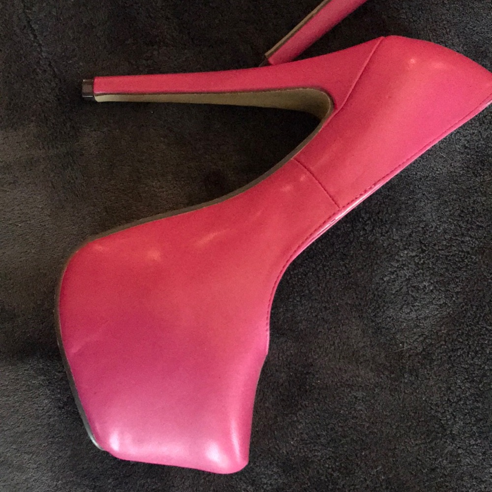Pink platform heels NEVERWORN